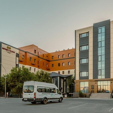 Hotel Infinity Plaza Block 1 Atyraū Exterior foto