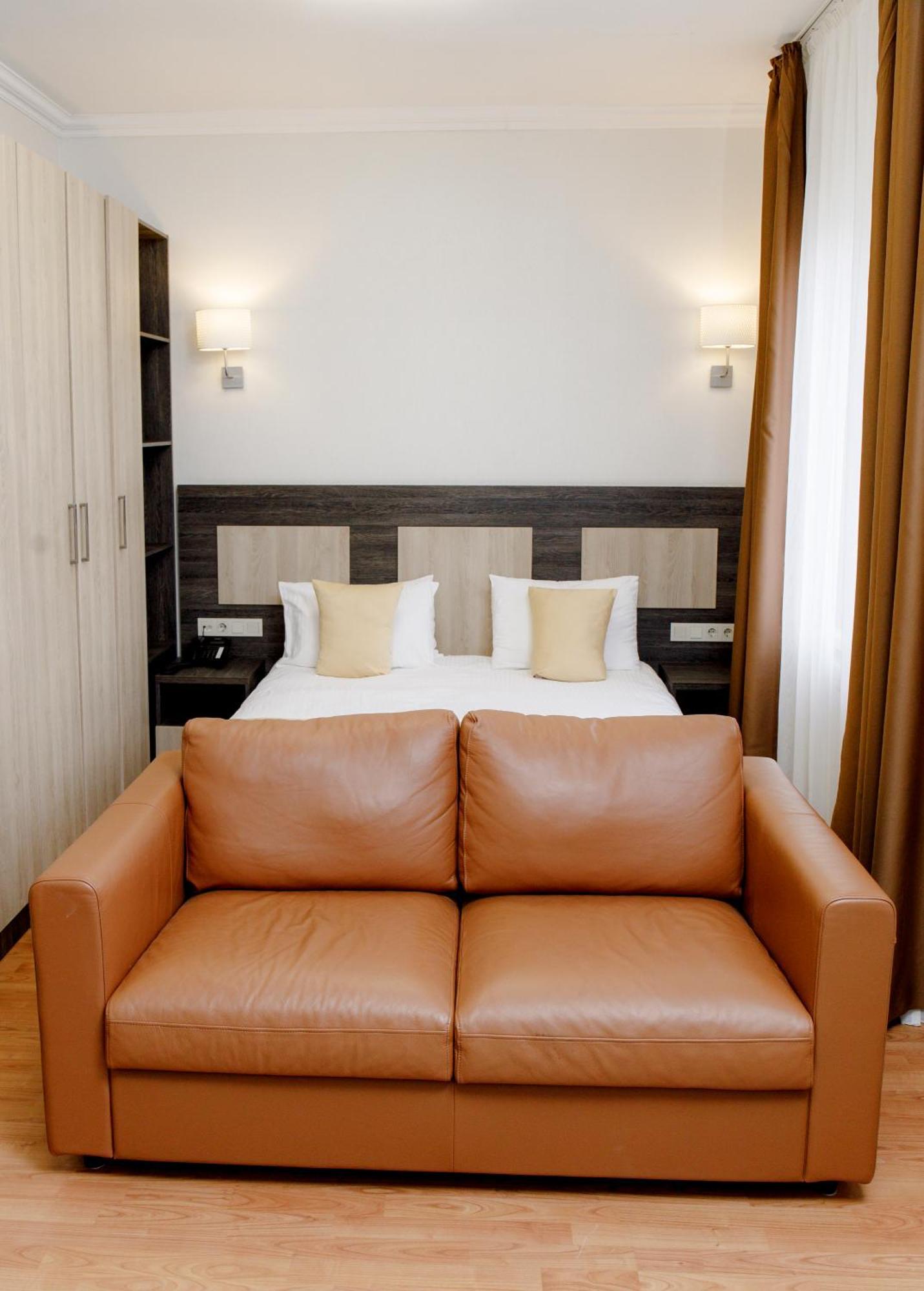 Hotel Infinity Plaza Block 1 Atyraū Exterior foto